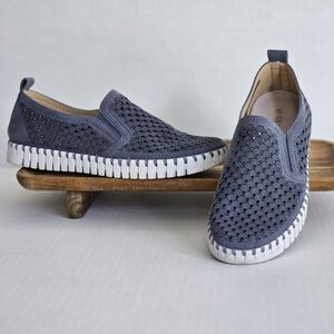 Ilse Jacobsen Tulip Flats Size EU 40 U.S 9.5-10 Blue Slip On Laser Cut Sneakers